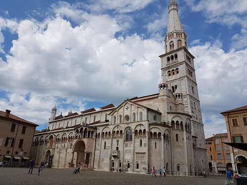 Modena piazza del Duomo